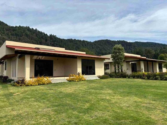 Casa en renta Camino Ál Kinder, Los Saucos, Valle De Bravo, México, 51245, Mex