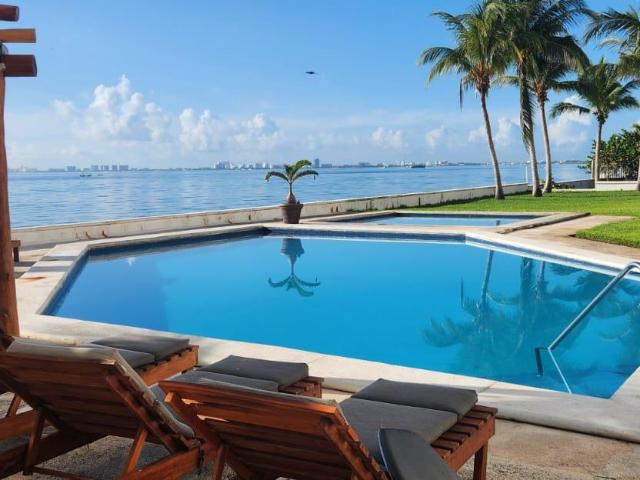 CASA EN RENTA CANCUN PUERTO JUAREZ FRENTE AL MAR
