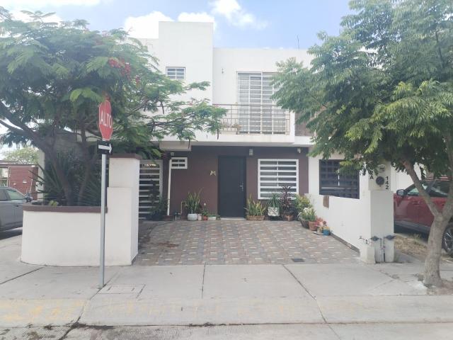CASA EN RENTA CASTELLO RESIDENCIAL,LEON GTO. UBICADA AL SUR A 5 MINUTOS DE MULZA Y DE ALTACIA