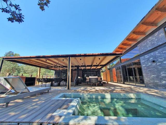 Casa en renta Carretera Toluca valle De Bravo, Valle De Bravo, México, 51207, Mex