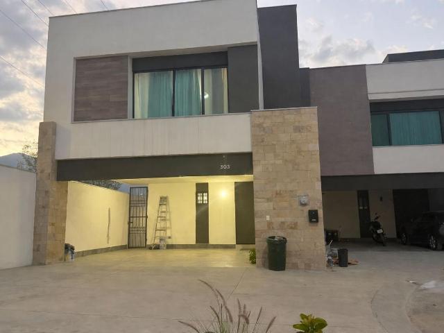 CASA EN RENTA CARRETERA NACIONAL ALINA