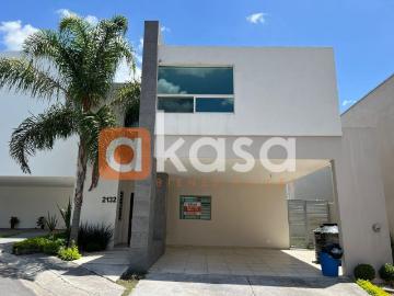 Casa en Renta – Carretera Nacional | Fracc. Vistancia