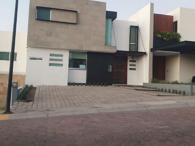 Casa en renta Carretera Querétaro huimilpan e.c. Amealco De Bonfil galindo, Cumbres Del Cimatario, Huimilpan, Querétaro, 76973, Mex