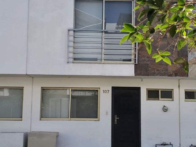 Casa en renta Cañada San Lorenzo, Avenida Torremolinos, Colinas Del Rey, Zapopan, Jalisco, México