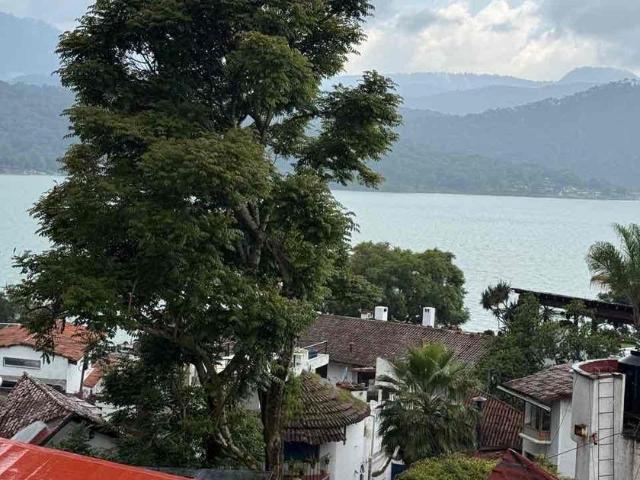 Casa en renta Centro De Valle De Bravo, 5 De Febrero Mz 003, Centro, Valle De Bravo, Estado De México, México