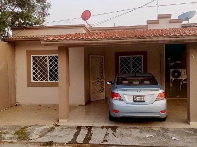 Casa en renta Cerrada Los Crisantemos, Paraíso, Tabasco, 86605, México