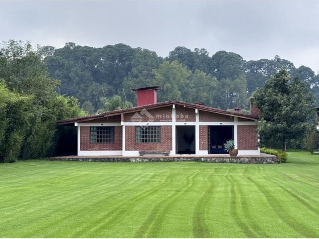CASA EN RENTA CERRO GORDO | VALLE DE BRAVO | AVÁNDARO | JARDIN PLANO