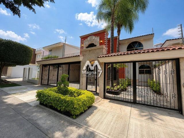 Casa en renta Circuito De Las Flores Norte, Bugambilias, Santa Ana Tepetitlán, Zapopan, Región Centro, Jalisco, 45237, México