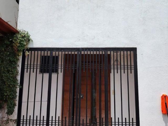 Casa en renta Circuito De Los Nisperos, Tlajomulco De Zúñiga, Región Centro, Jalisco, 45610, México