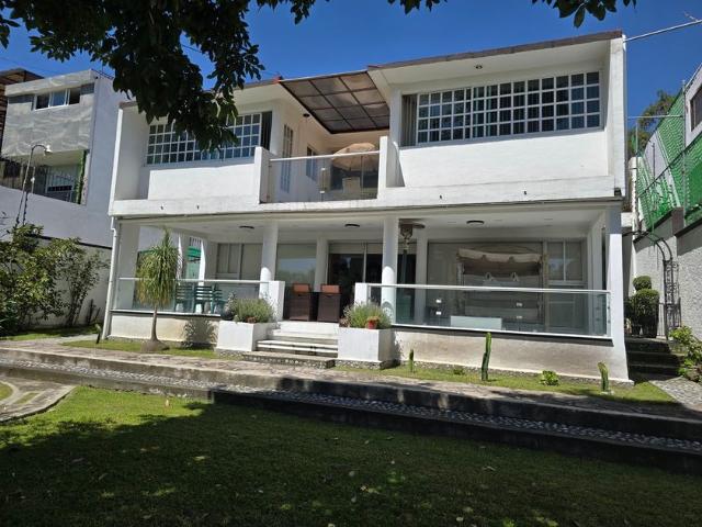 Casa en renta Circuito Poetas 48 49, Ciudad Satélite, Naucalpan De Juárez, México, 53100, Mex