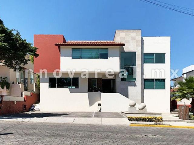 Casa en renta Circuito Valle Hermoso, Loma De Vallescondido, Zona Esmeralda, Ciudad López Mateos, Atizapán De Zaragoza, Estado De México, 52930, México