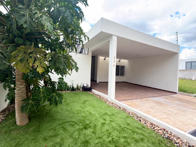 Casa en renta Club De Golf Los Naranjos, Fracc. Country Club, Paseo De Los Azahares, Los Naranjos, León, Guanajuato, México