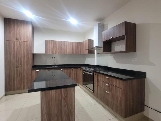 CASA EN RENTA CLUSTER 7 REAL CAMPESTRE ZONA COUNTRY