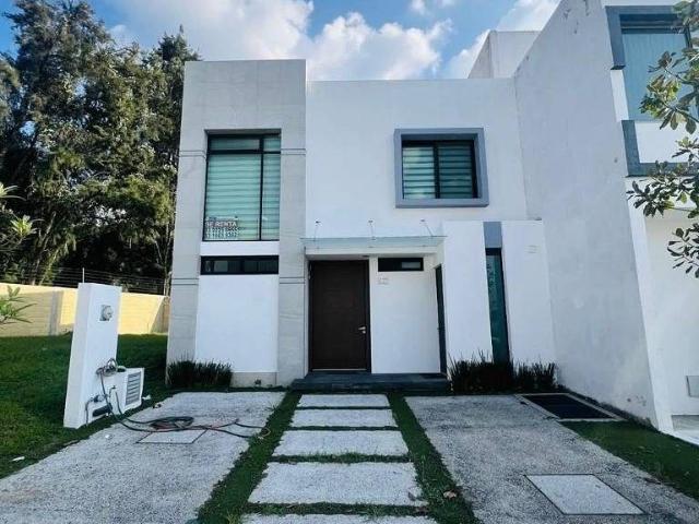 Casa en renta, Col. Valle Imperial, Zapopan, Jal