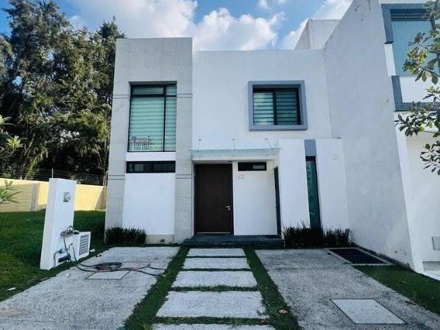 Casa en renta, Col. Valle Imperial, Zapopan, Jal