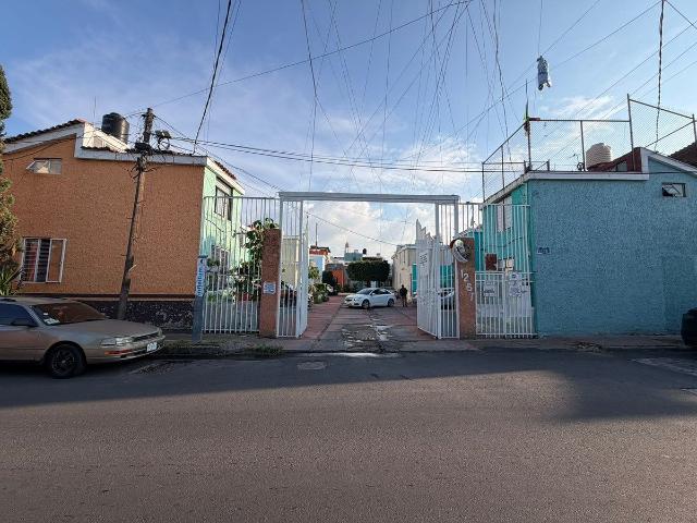 Casa en renta Col. Villaseñor, cerca del centro de Gdl, Cerca de Av. Federalismo