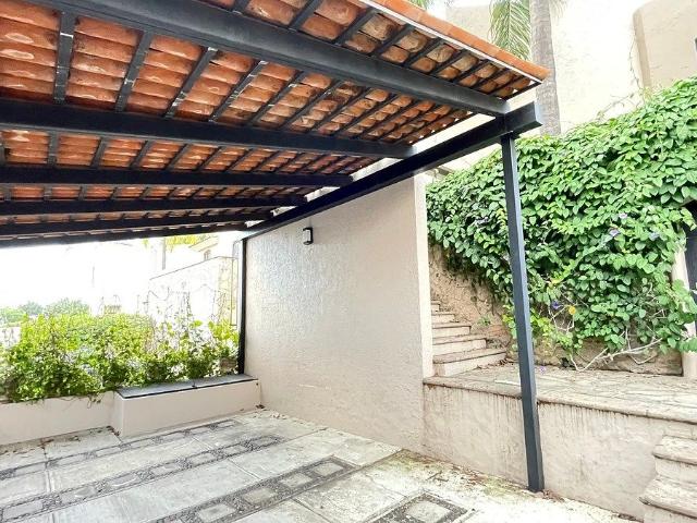 Casa en renta. Col. Monraz. A 2 cuadras del Consulado