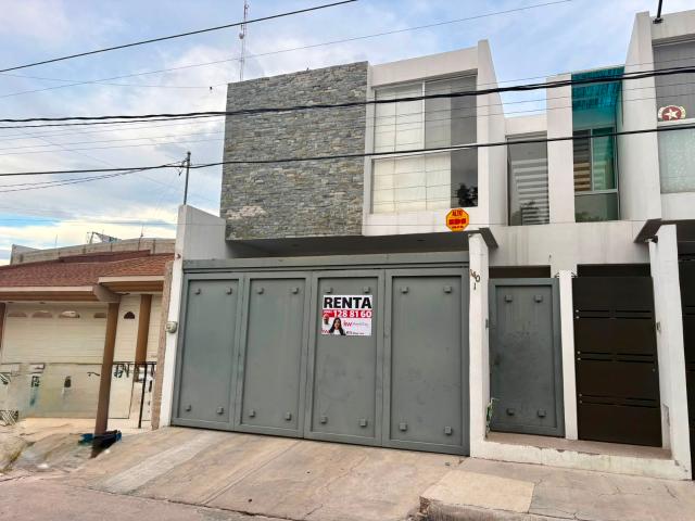 CASA EN RENTA | COLINAS DEL PARQUE | FRENTE AL PARQUE TANGAMANGA
