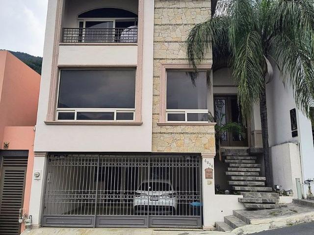 Casa en renta Colinas Mederos, Satélite Acueducto, Monterrey, Nuevo León, 64950, México