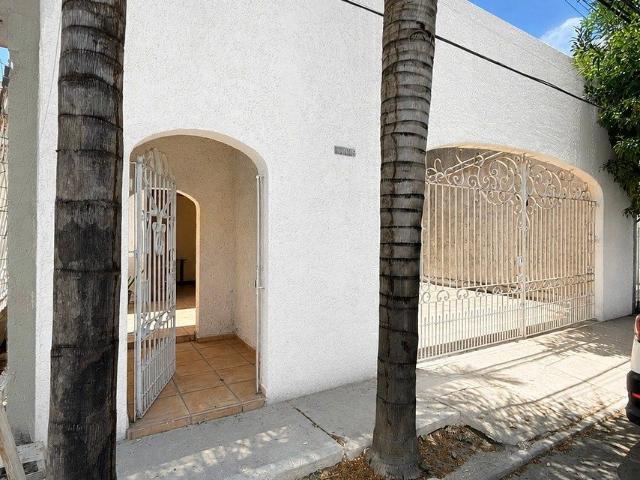 Casa en renta completa o por habitaciones – Col. El Dorado