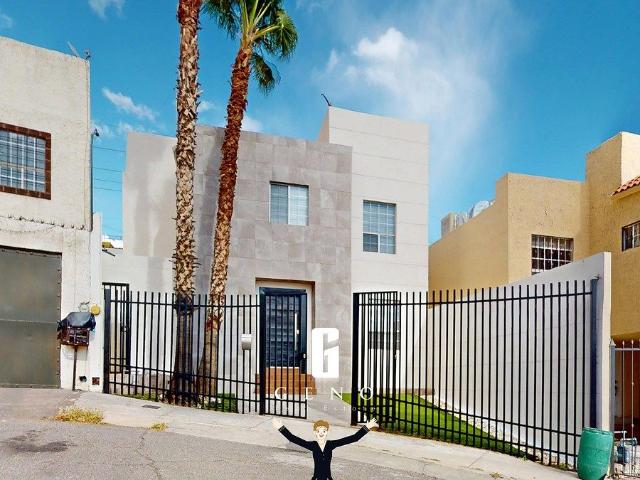 CASA EN RENTA COMPLETAMENTE AMUEBLADA EN FRACCIONAMIENTO PRIVADO FUENTES DEL SOL