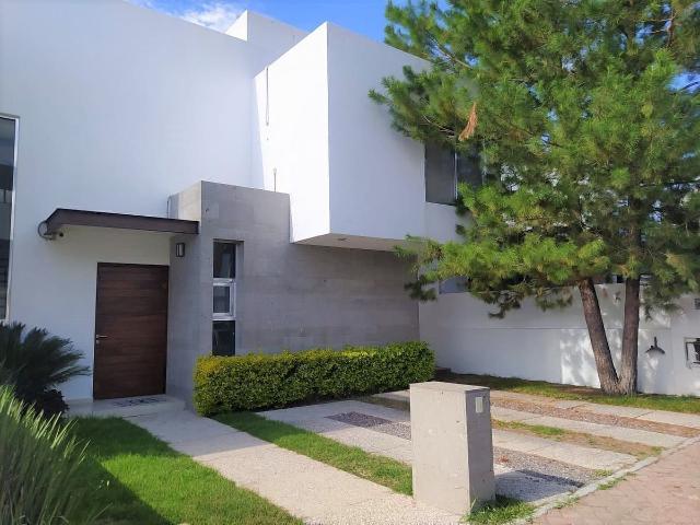 CASA EN RENTA CON 4 RECAMARAS EN LA CONDESA JURIQUILLA, QUERETARO