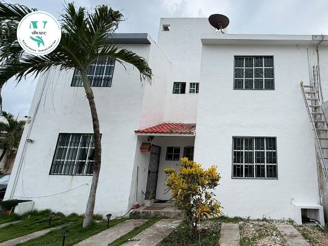 Casa en Renta con 3 recamaras en la Cda Ecuador, Mundo Habitad