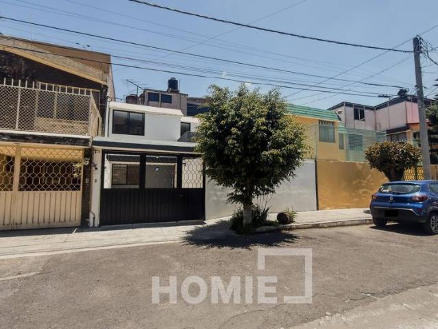 Casa en renta con terraza en Jardín Balbuena, Venustiano Carranza