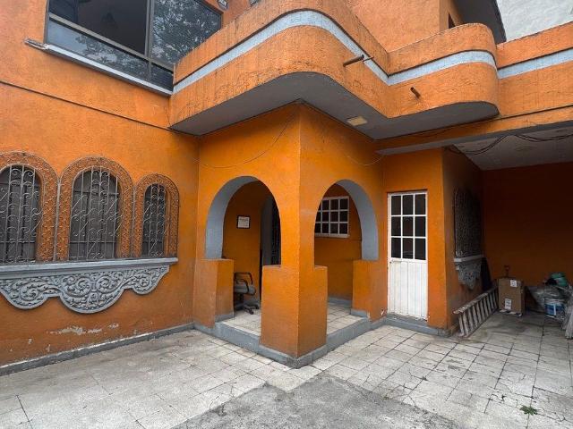 CASA EN RENTA CON USO DE SUELO