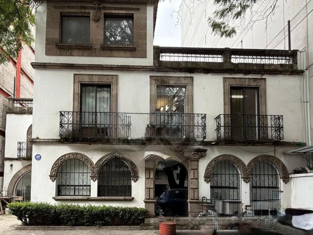 Casa en renta con uso de suelo