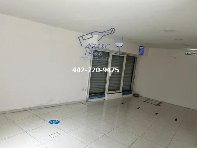 Casa en renta con uso de suelo comercial y de servicios en Queretaro