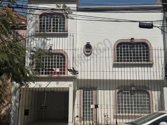 CASA EN RENTA CON USO DE SUELO EN LA COLONIA ANZURES