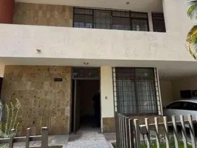 Casa En Renta Con Uso De Suelo Mixto En Providencia | Ideal