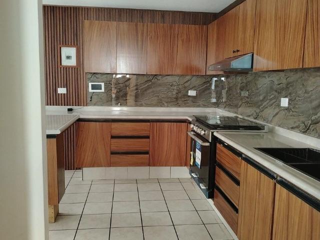 casa en renta con vista a campo de golf. en privada
