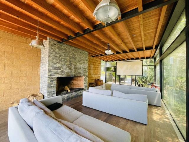 CASA EN RENTA CON VISTA AL LAGO, CONDOMINIO, VALLE DE BRAVO