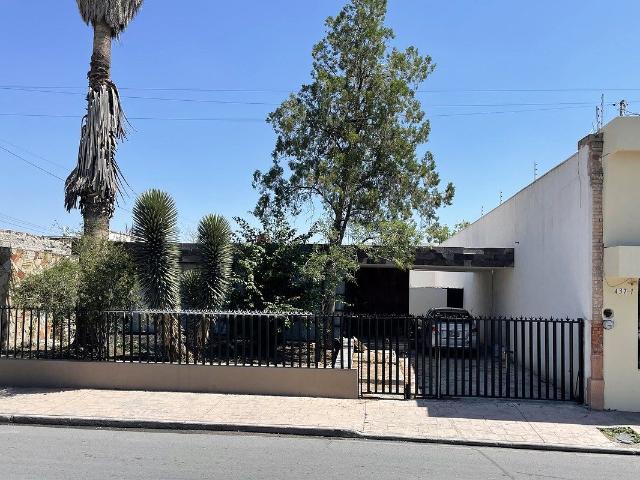 Casa en RENTA con vocación comercial en Zona Centro
