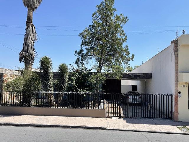Casa en RENTA con vocación comercial en Zona Centro