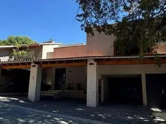 Casa En Renta Con Acabados De Lujo Y Excelente Ubicación Semiamueblada