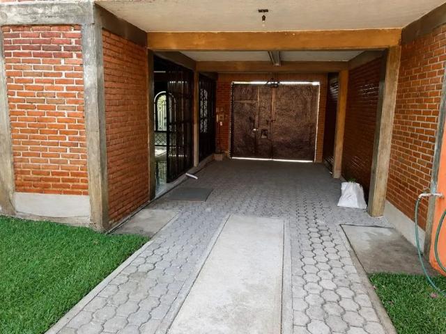 Casa En Renta Con Alberca En Jiutepec, En La Col. Otilio Montaño