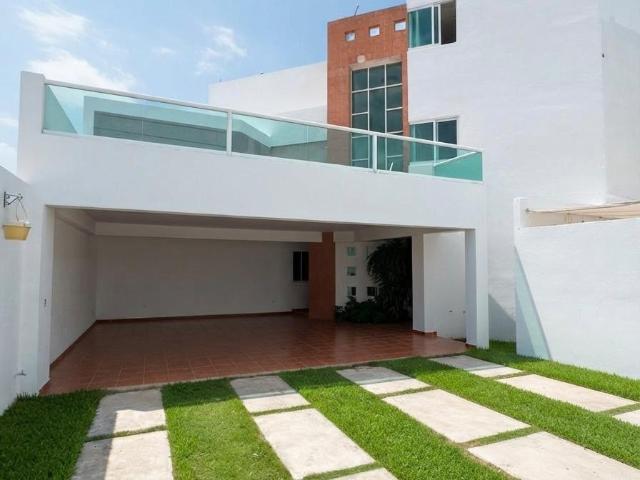 Casa en Renta con alberca Hacienda Casa Blanca Vhsa