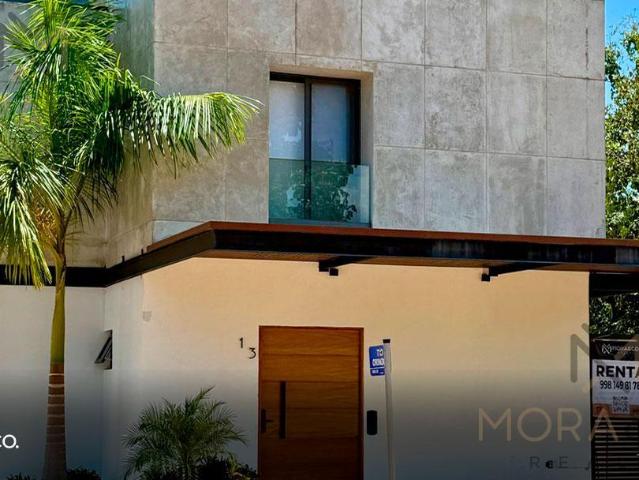 Casa en Renta con Alberca y Terraza | 3 Rec?maras y 3 Niveles