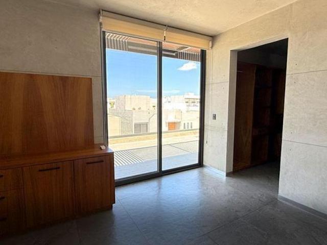 Casa en Renta con Alberca y Terraza | 3 Recámaras y 3 Niveles