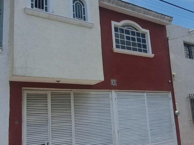 casa en renta con amplio jardín en san josé del bajío, zapopan