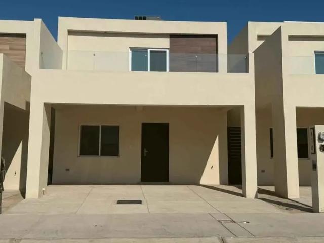 CASA EN RENTA CON CASA CLUB