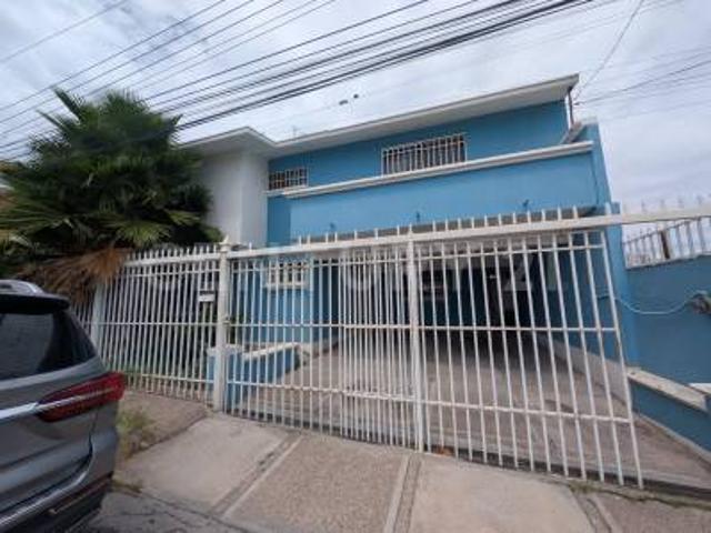 Casa en renta con espacios adaptables para oficinas en Lomas del Sol