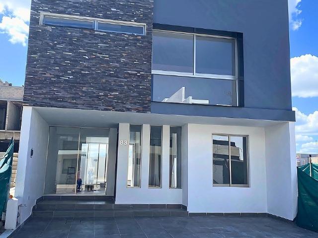 casa en renta con estudio en pb y roof garden | soare ii, solares