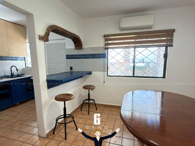 CASA EN RENTA CON ESTACIONAMIENTO