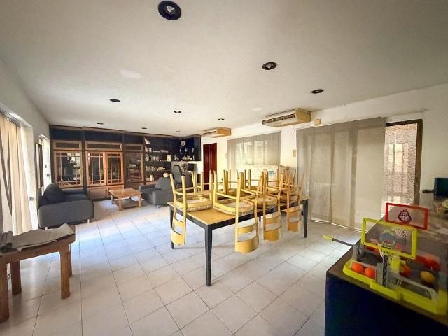 CASA EN RENTA CON GRAN UBICACIÓN Y AMPLIOS ESPACIOS