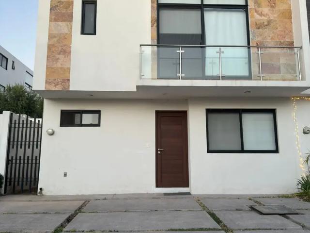 Casa en renta con jardín en El Condado, Corregidora, Querétaro