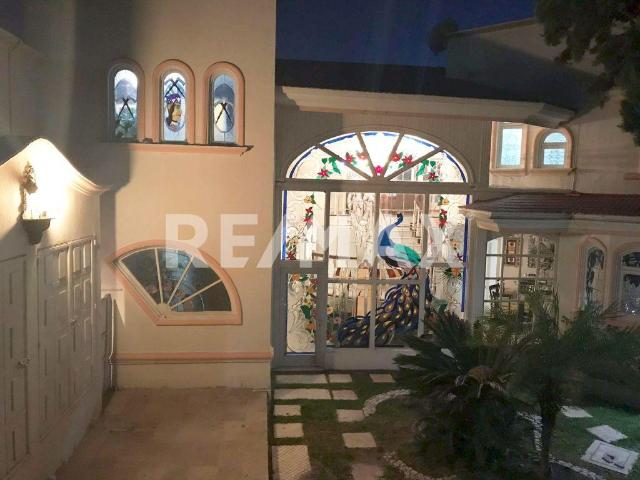 CASA EN RENTA CON JARDIN Y ALBERCA LOMA DORADA QUERETARO